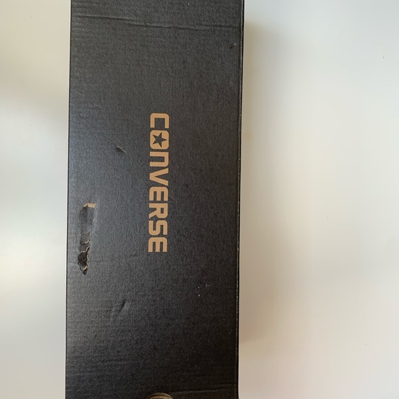 Converse - Picture 2 of 4